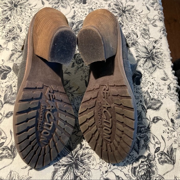 KENNETH COLE Reaction Sz 9 Fabric Leather 3.5” Stacked Heel Ankle  Booties - Picture 10 of 13